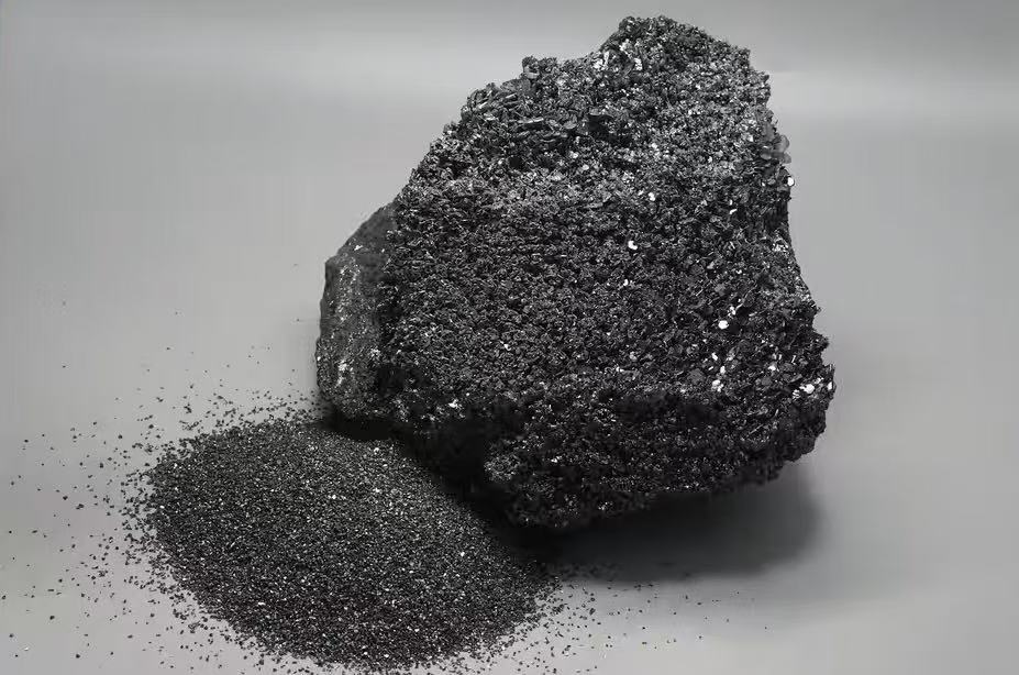 Comment la taille des particules en carbure de silicium et la pureté affectent les mélanges réfractaires - Focus de l'industrie et solutions personnalisées à partir de minéraux d'Okayama Giken